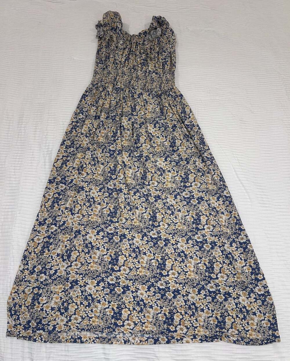 Philosophy Dress Size L/G Blue Floral Smocked Midi